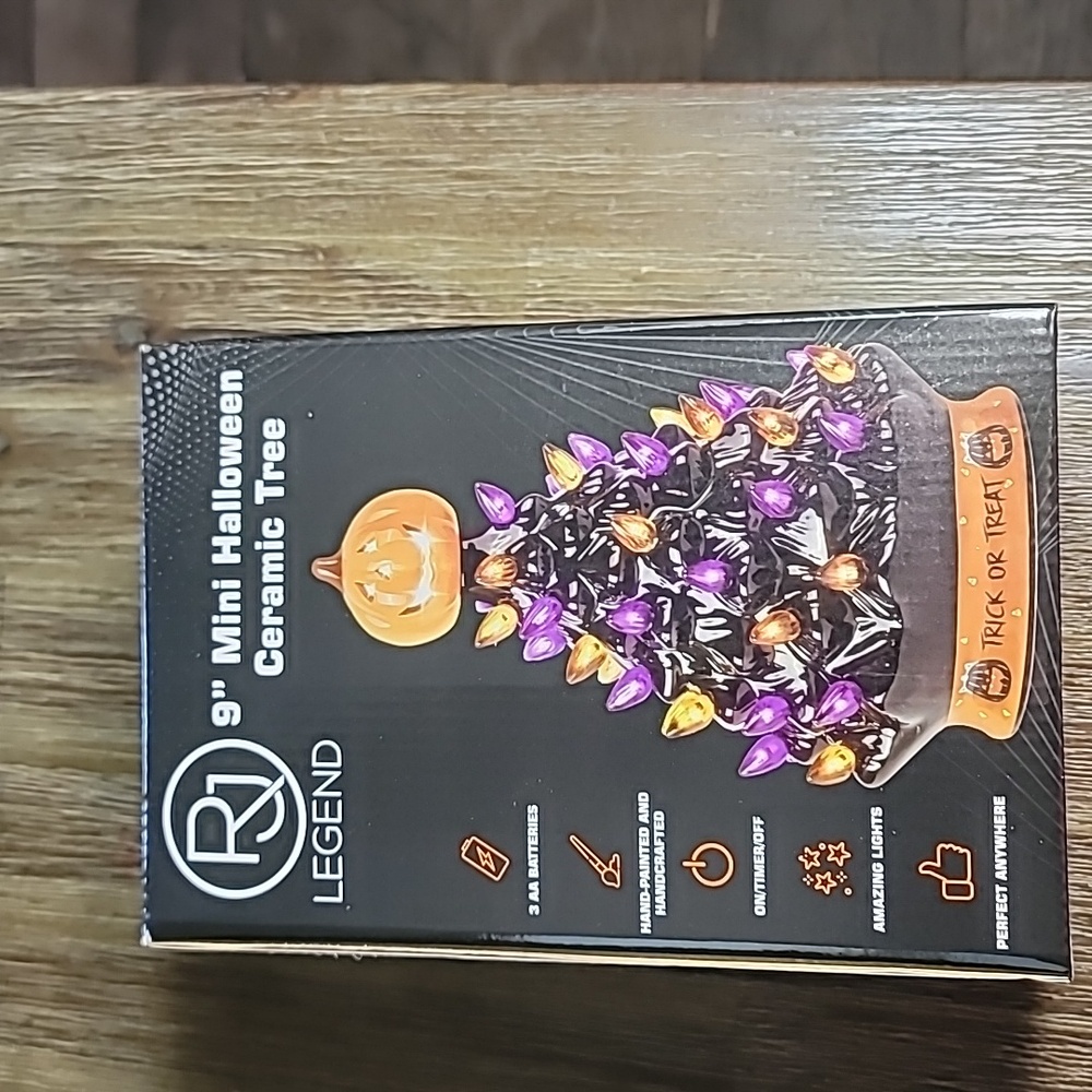 RJ Legend 9"mini lighted Halloween tree New